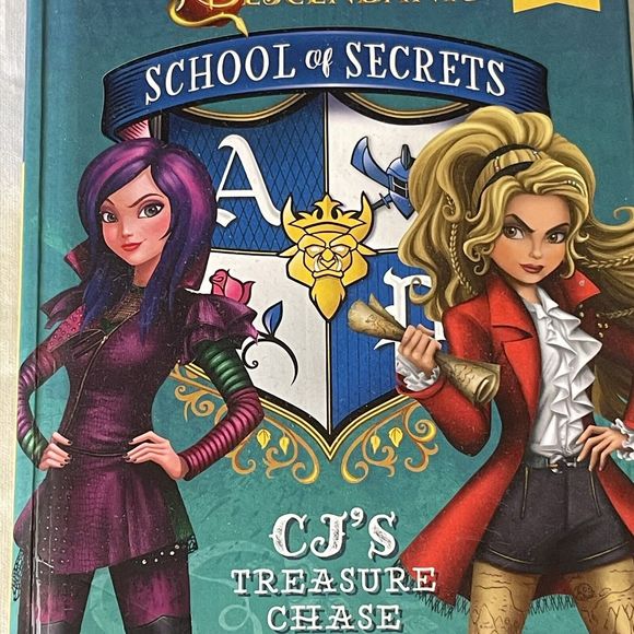 School of Secrets: CJ's Treasure Chase (Disney Descendants) Reading Book Fiction - Picture 3 of 14